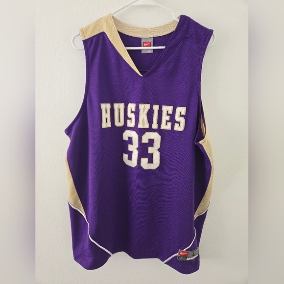 Nike Other - Nike Huskies #33 Basketball Jersey Sewn Purple Athletic Team Mens Large L NCAA